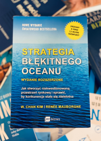 Książka-Startegia-błękitnego-oceanu